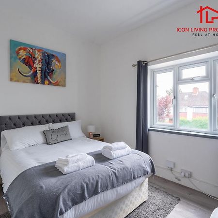 1 Bedroom Arch-View Apartment 2 By Icon Living Properties Short Lets & Serviced Accommodation With Free Parking London Exterior photo