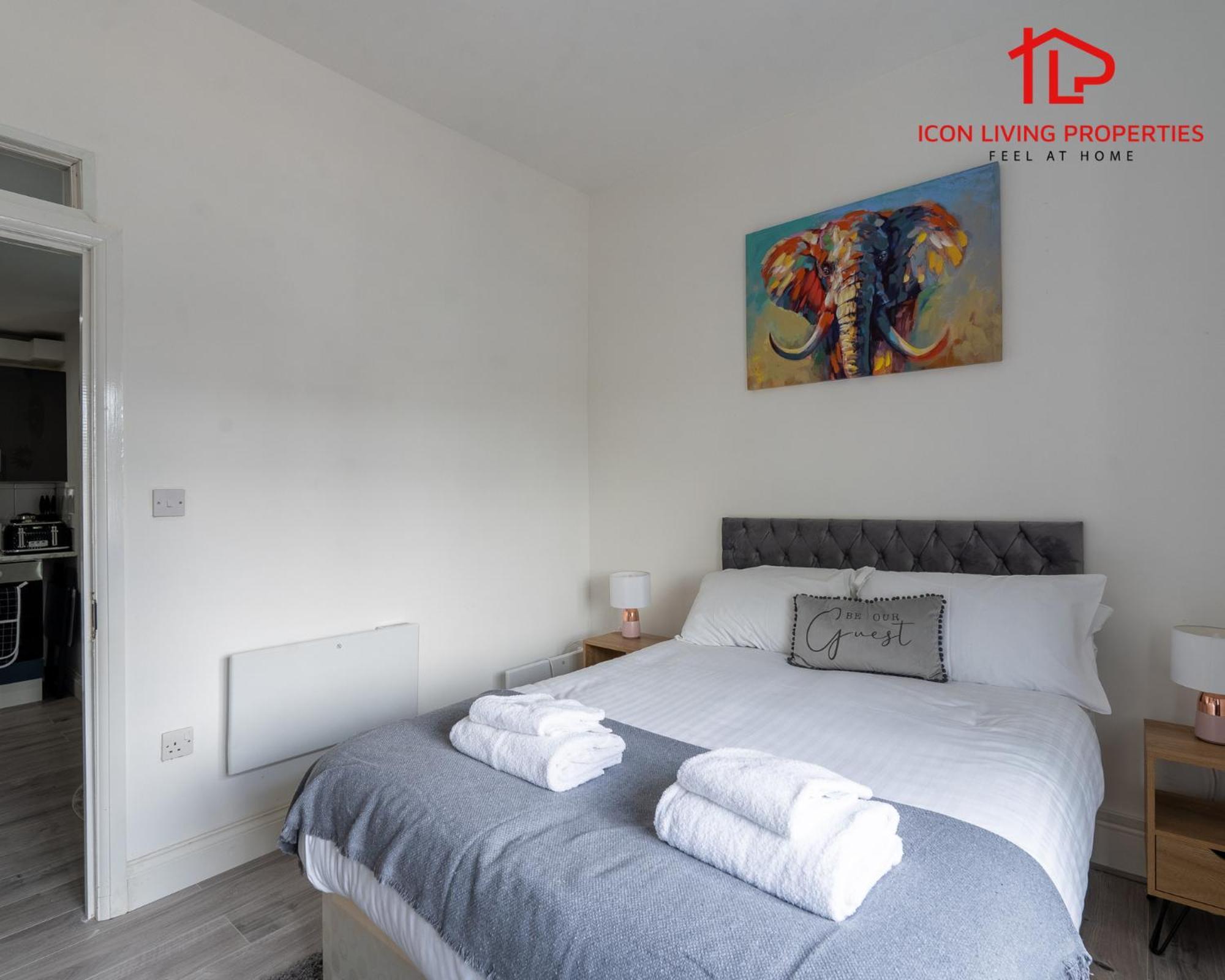 1 Bedroom Arch-View Apartment 2 By Icon Living Properties Short Lets & Serviced Accommodation With Free Parking London Exterior photo