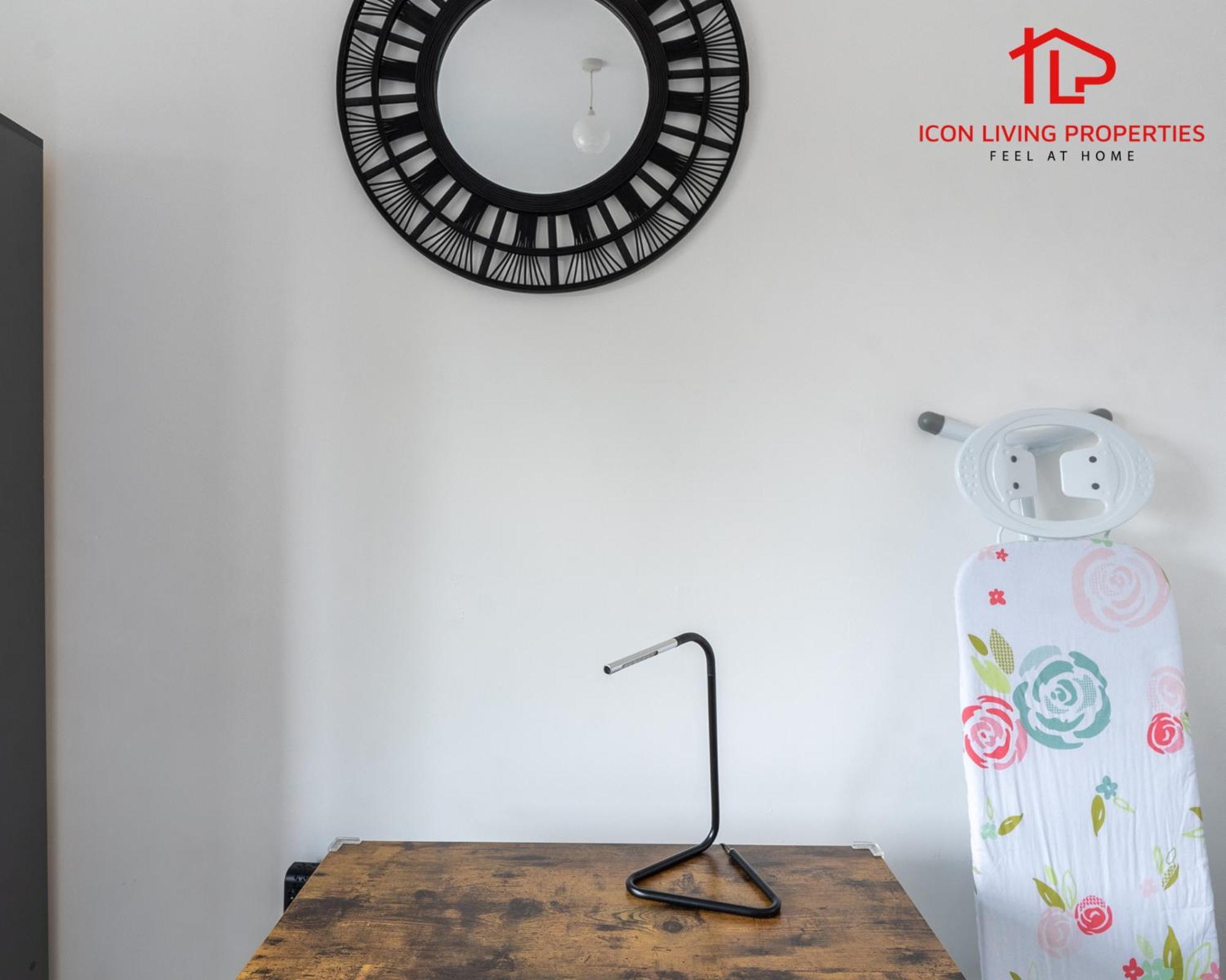 1 Bedroom Arch-View Apartment 2 By Icon Living Properties Short Lets & Serviced Accommodation With Free Parking London Exterior photo